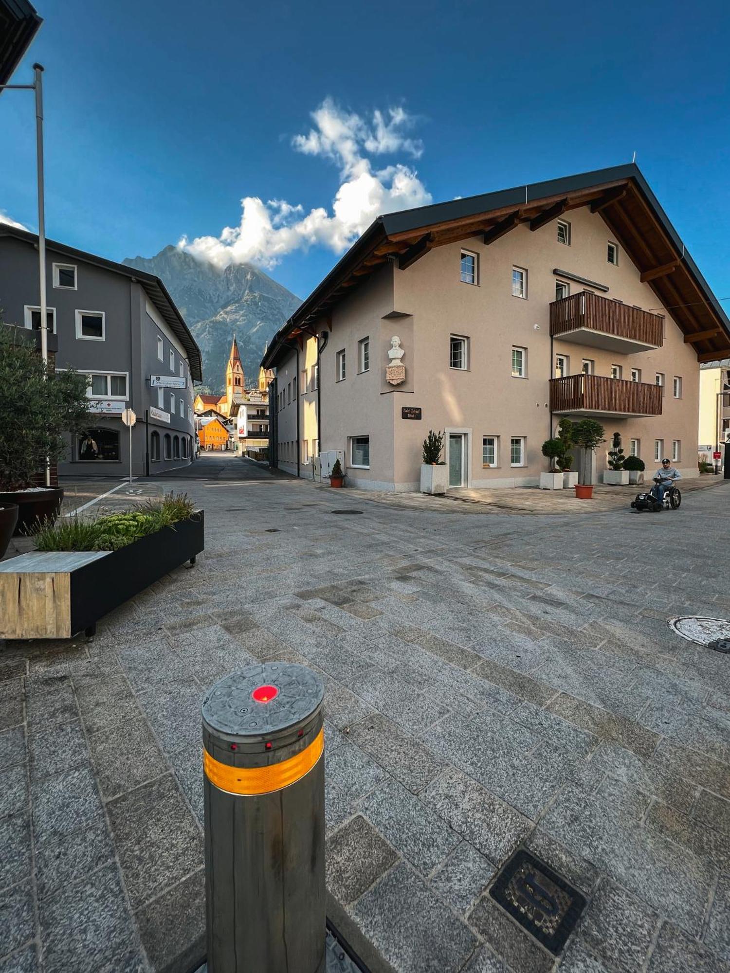 Mitten Im Zentrum Ferienwohnungen Mit Sonniger Terrasse Telfs Exterior photo