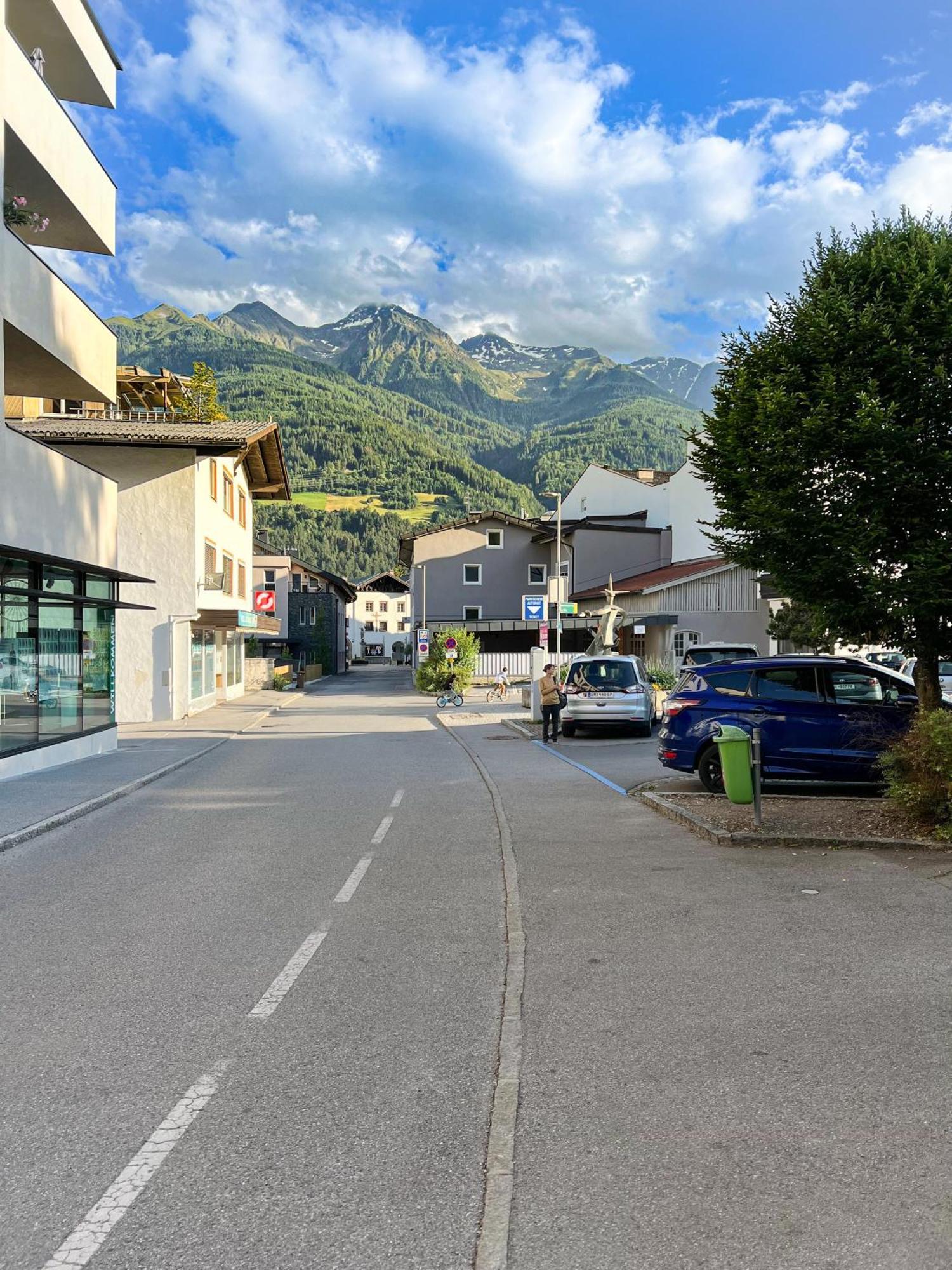 Mitten Im Zentrum Ferienwohnungen Mit Sonniger Terrasse Telfs Exterior photo