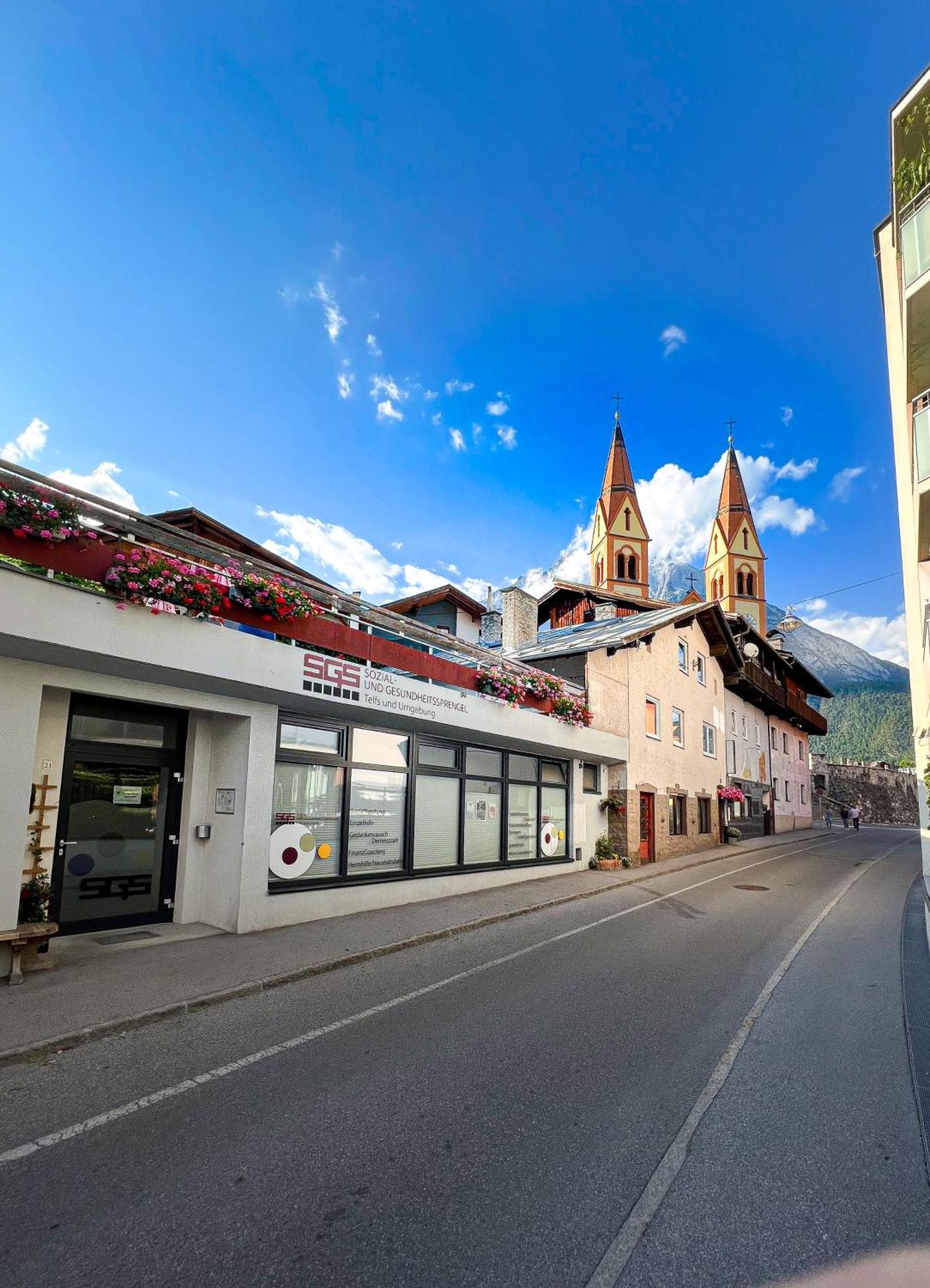 Mitten Im Zentrum Ferienwohnungen Mit Sonniger Terrasse Telfs Exterior photo